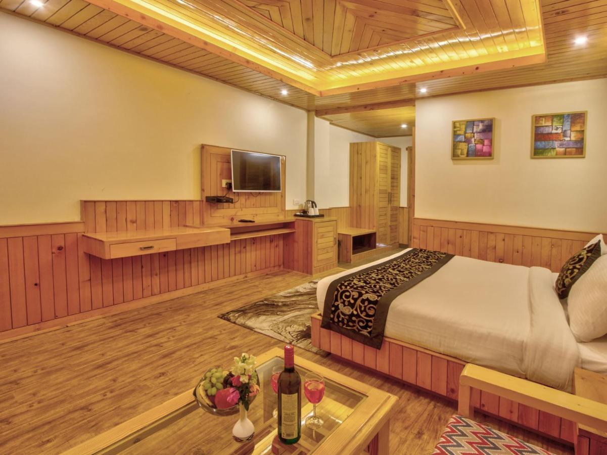 Hotel Simi Grand By Nomad Musafir Manāli Zewnętrze zdjęcie